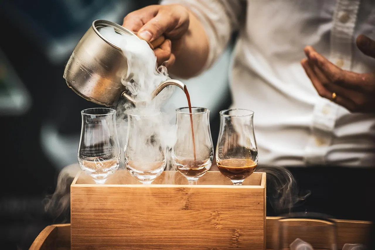 barista, coffee, pouring, espresso, latte, cafe, coffee cup, restaurant, cappuccino, drink, caffeine, waiter, hot, aroma, beverage, cup, breakfast, morning, bar, mocha, cafeteria, 