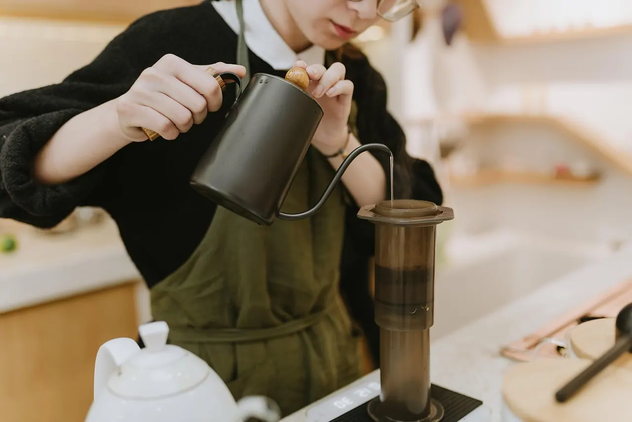 barista, coffee, preparation, pouring, brewed, caffeine, drink, beverage, espresso, work, girl, woman, coffee shop, cafe, restaurant, barista, barista, coffee shop, coffee shop, co