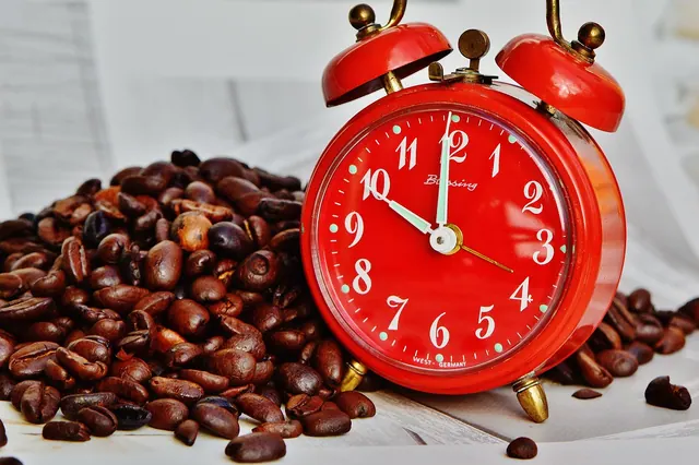coffee break, break, alarm clock, time, drink, enjoy, enjoyment, coffee, coffee enjoyment, relax, food, good morning, espresso, coffee shop, workplace, coffee drink, caffeine, brea
