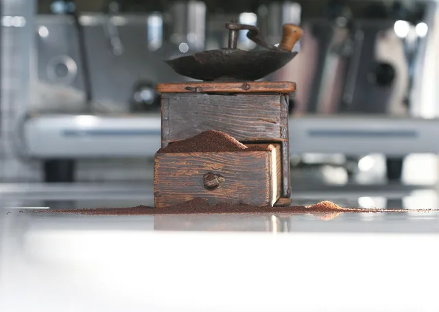coffee grinder, coffee, malen. Compact coffee grinders: which shop constraints reach home