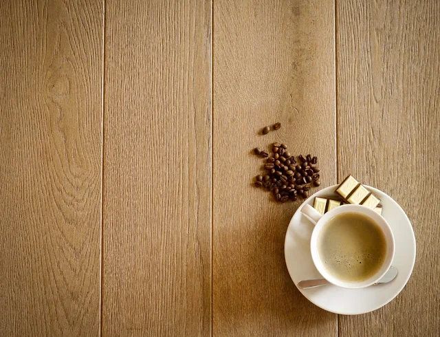 coffee, coffee cup, coffee pot, cup, beans, drink, coffee beans, spoon, saucer, porcelain, enjoyment, coffee foam, crema, hot, caffeine, pick-me-up, aroma, coffee break, taste, relaxation, chocolate, time out, wood, wooden floor, oak. How to taste and compare home coffee brewing side by side, explained properly