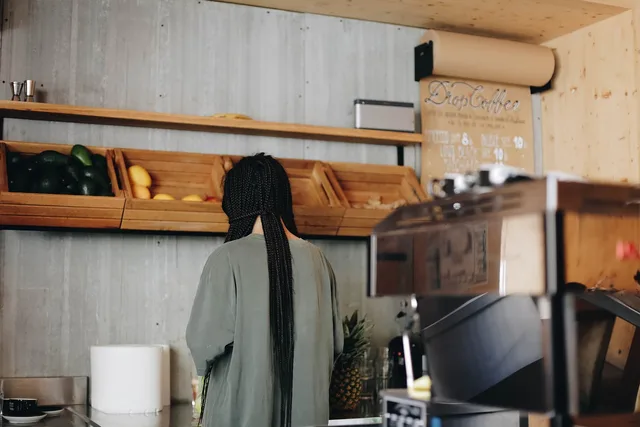 people, man, kitchen, counter, long hair, coffee, shop, restaurant, fruits, fresh, mango. How to judge a coffee gear subscription for a small kitchen: the short version