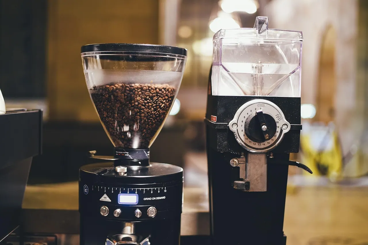 coffee, coffee beans, coffee grinder, coffee machine, brown coffee, coffee grinder, coffee grinder, coffee grinder, coffee machine, coffee machine, coffee machine, coffee machine,