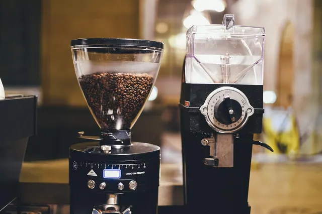 coffee, coffee beans, coffee grinder, coffee machine, brown coffee, coffee grinder, coffee grinder, coffee grinder, coffee machine, coffee machine, coffee machine, coffee machine, 